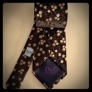 D&G Tie
